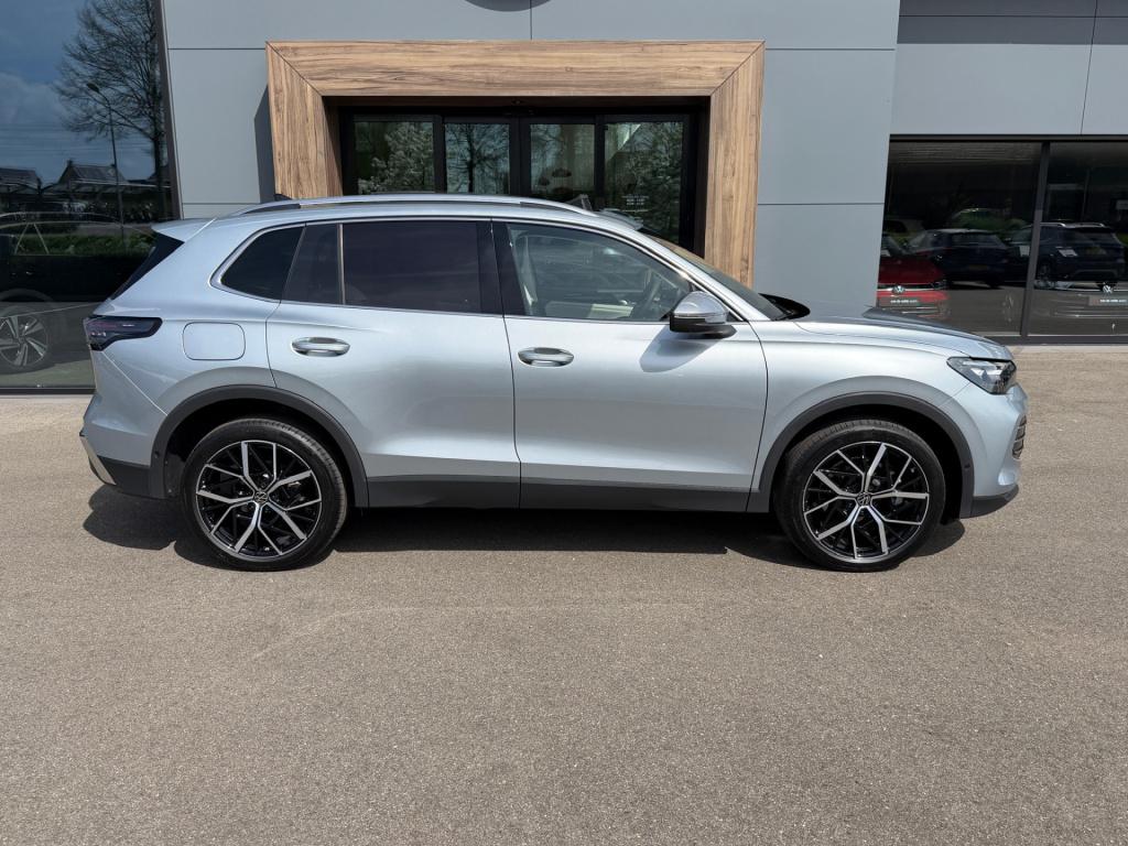 Volkswagen Tiguan 1.5 ehybrid elegance 204pk | panoramadak | trekhaak | 20"
