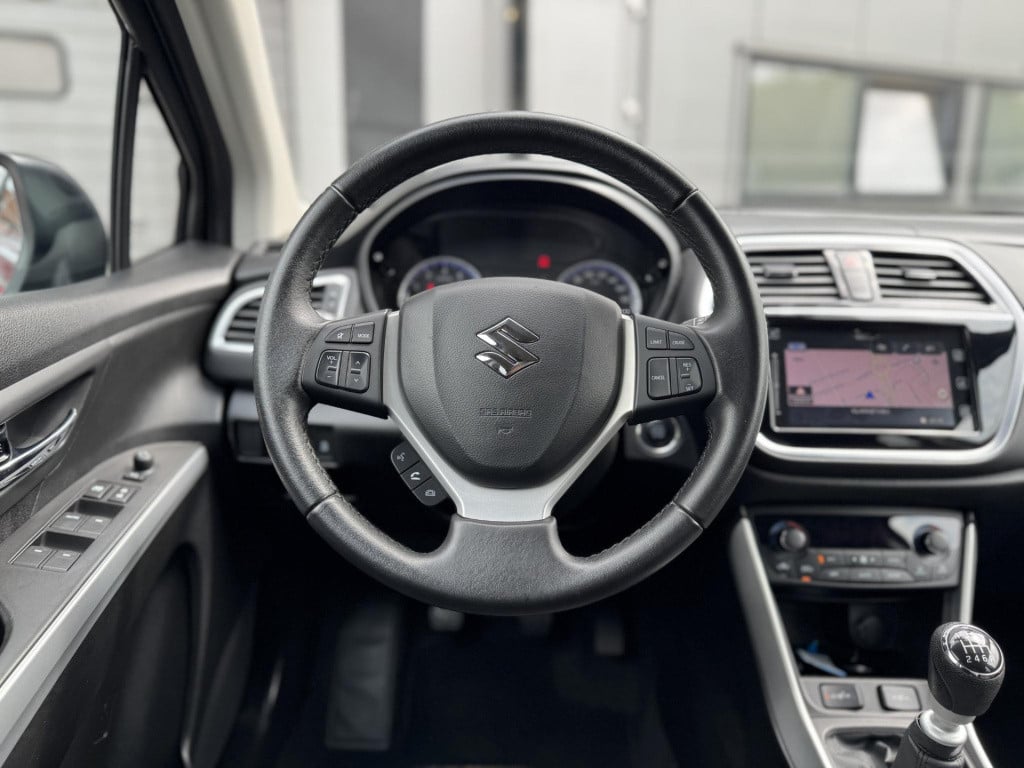 Suzuki Sx4 S-cross 1.4 boosterjet exclusive | trekhaak afneembaar | navigat