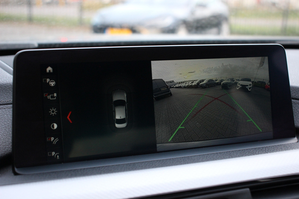 BMW 3-serie 320i xdrive m sport edition | dealer onderhouden