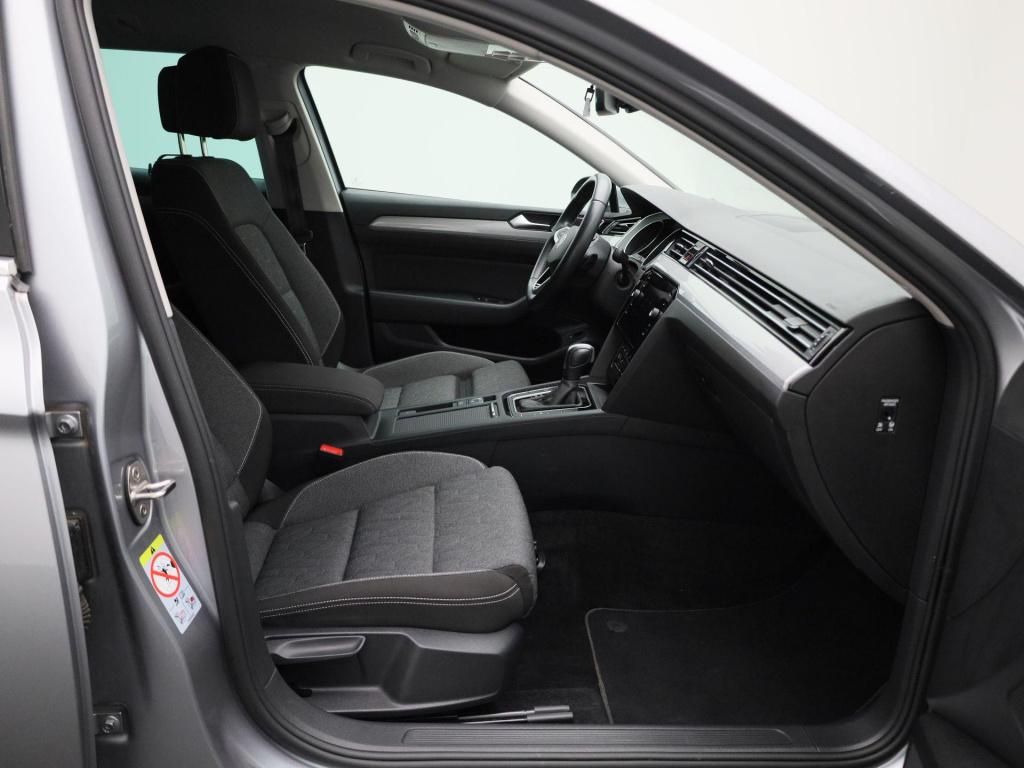 Volkswagen Passat variant 1.5 tsi business | automaat | lmv | parkeer senso
