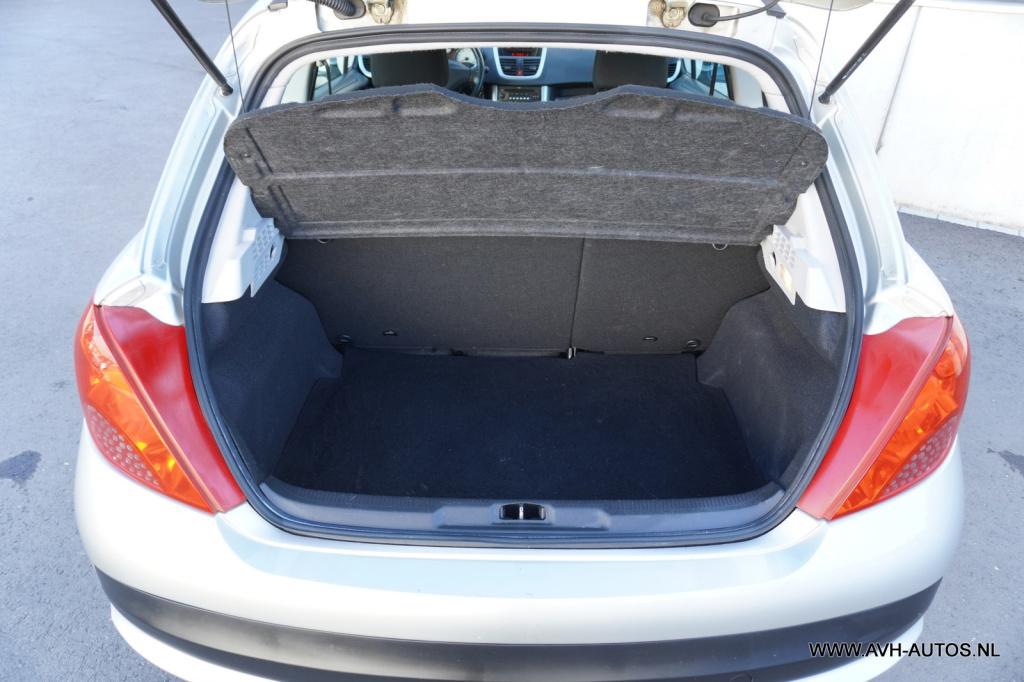 Peugeot 207 1.4 vti look