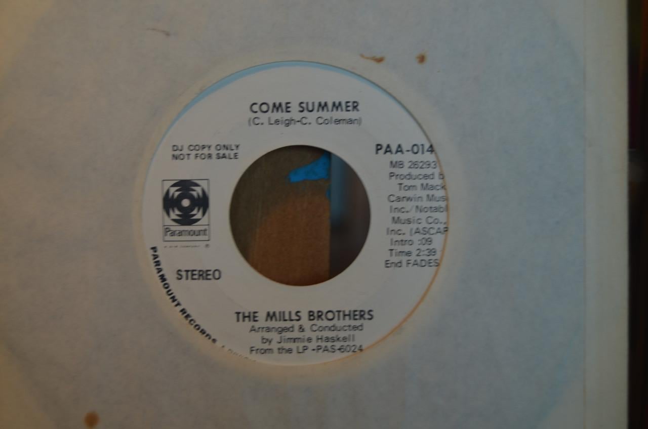 Bijzondere singles The Mills Brothers (Sample copies e.d.) (1)