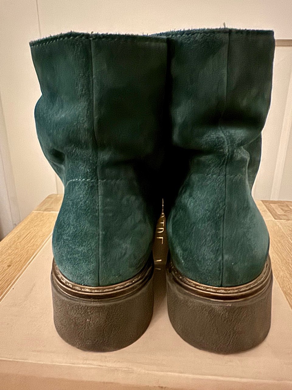Comfortabele suède veterboots met rits van Ara in maat 43