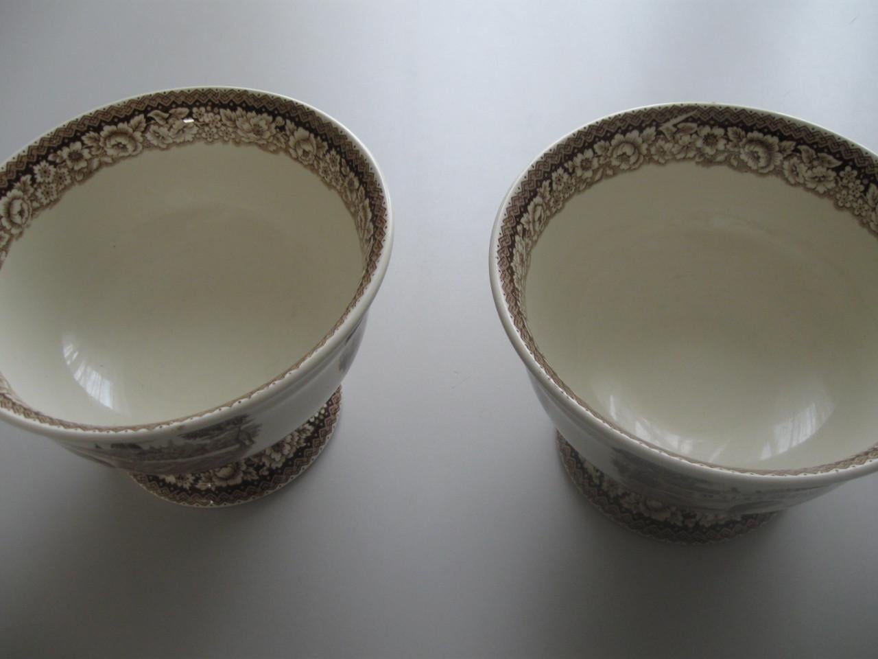 2 Aardewerk kabinet kommen