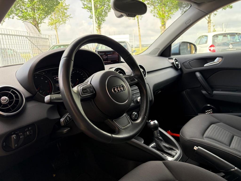 Audi A1 Sportback 1.4 tfsi connect | s-line | automaat
