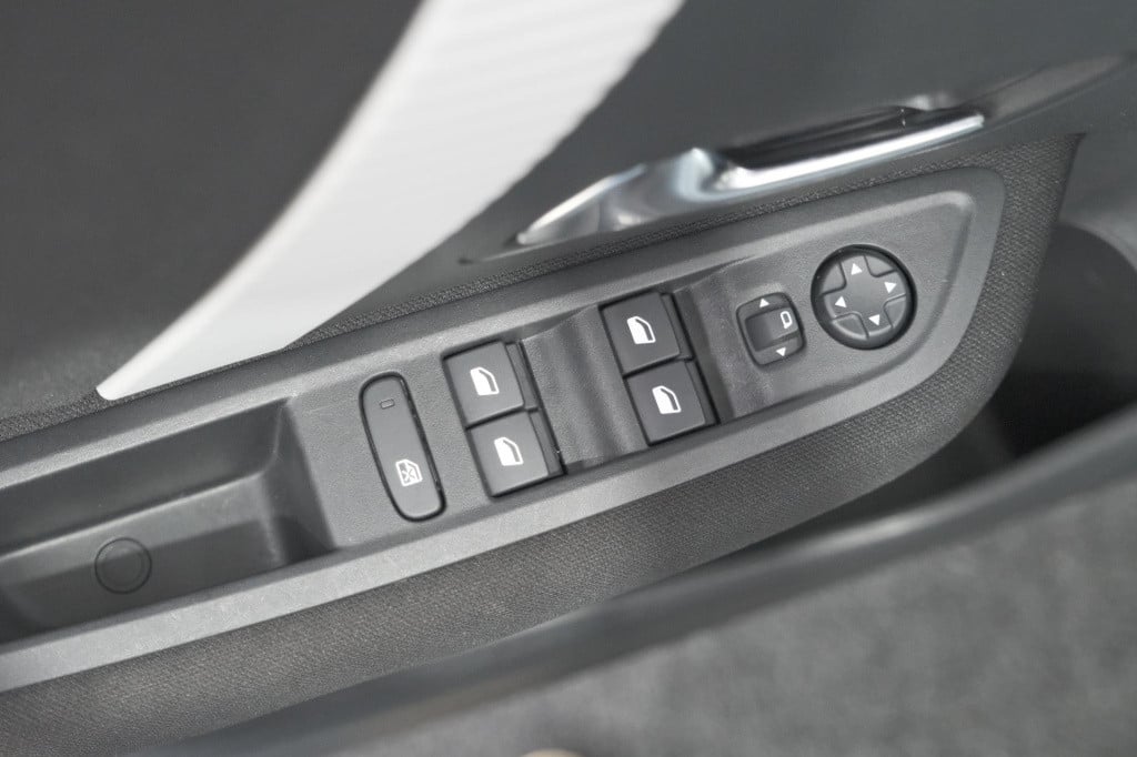 Citroen C4 puretech 130 plus | camera | apple carplay | parkeersensoren