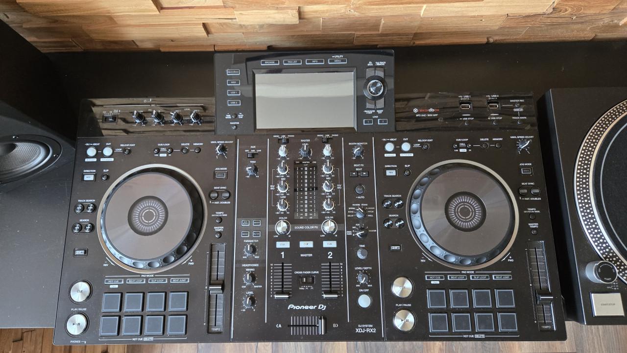 Pioneer xdj-rx2 complete dj set