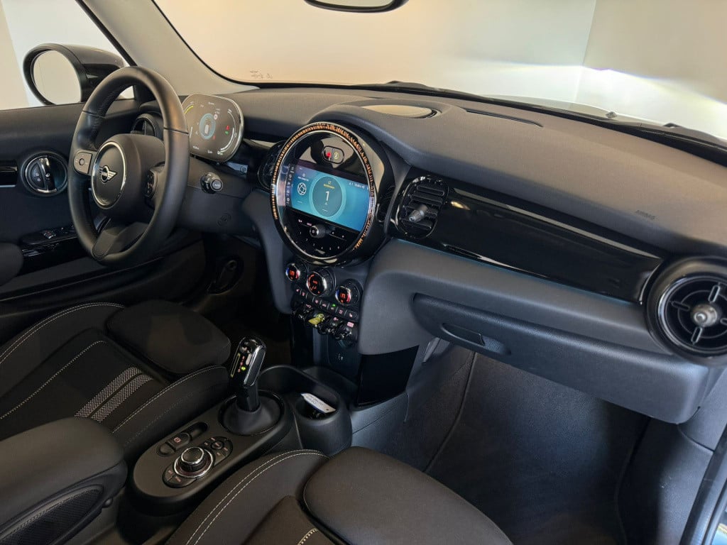 Mini Electric mini essential 33 kwh