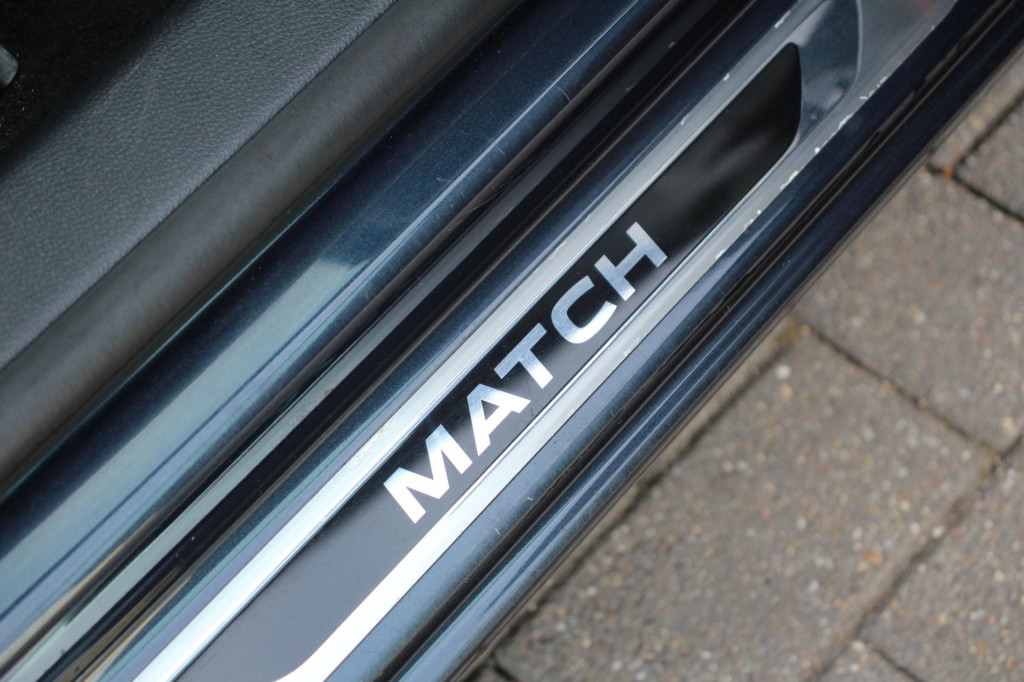 Volkswagen Golf 1.2 tsi match - half leder - nieuwe distr ketting - stoelve