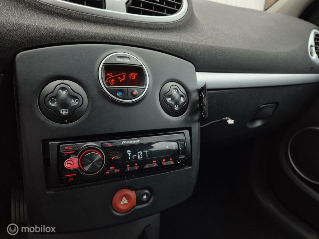 Renault Clio 1.6-16v dynamique / origineel nl / 5- deurs / airco / cruiseco