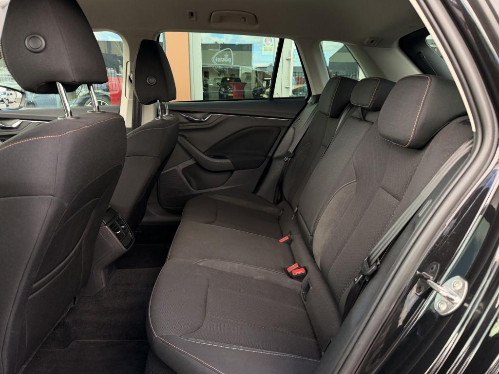 Skoda Kamiq 1.0 tsi scout line | apple carplay | lane assist | stoel/stuur 