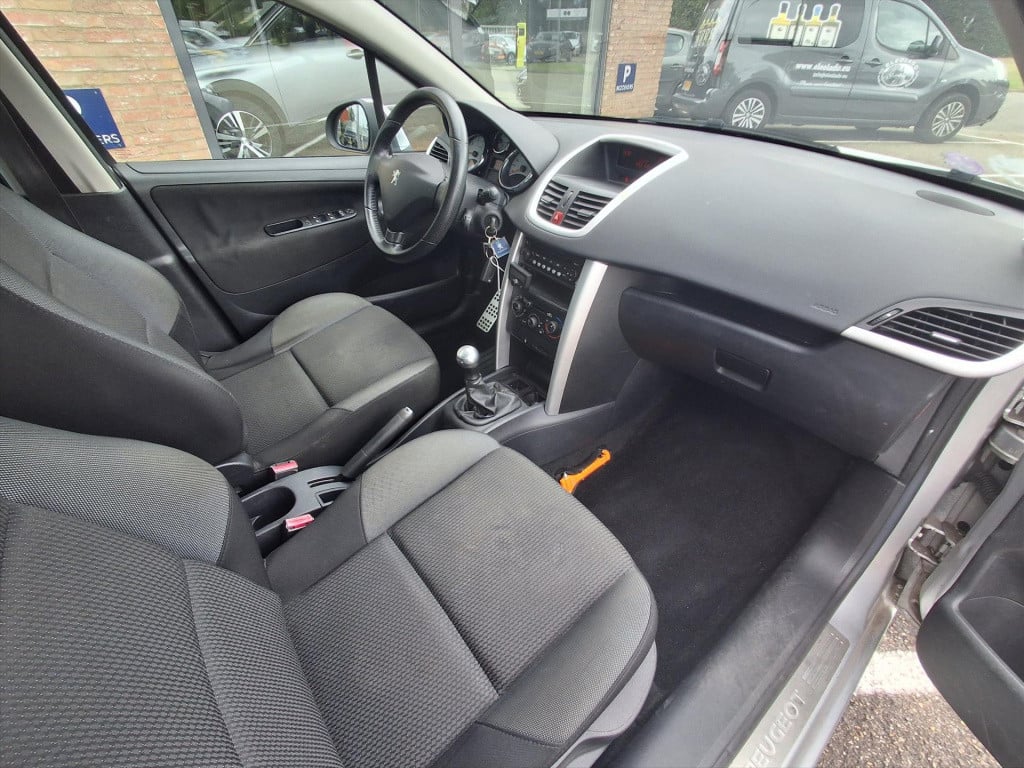 Peugeot 207 sportium 1.6 vti 120pk trekhaak | cruise control | airco | blue