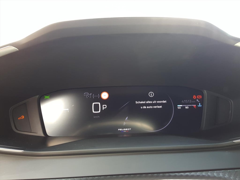 Peugeot 2008 allure pack 1.2 pt-130pk (vol)automaat (eat8) | 3d navigatie &