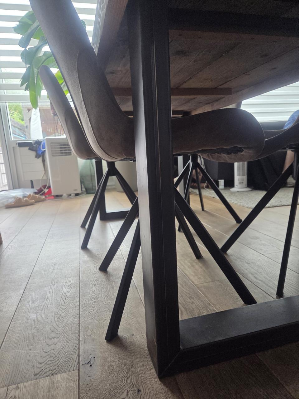 Steigerhouten tafel