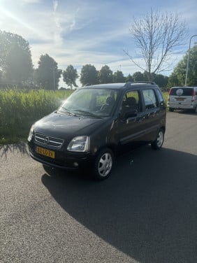 Opel Agila met een voljaar apk!
