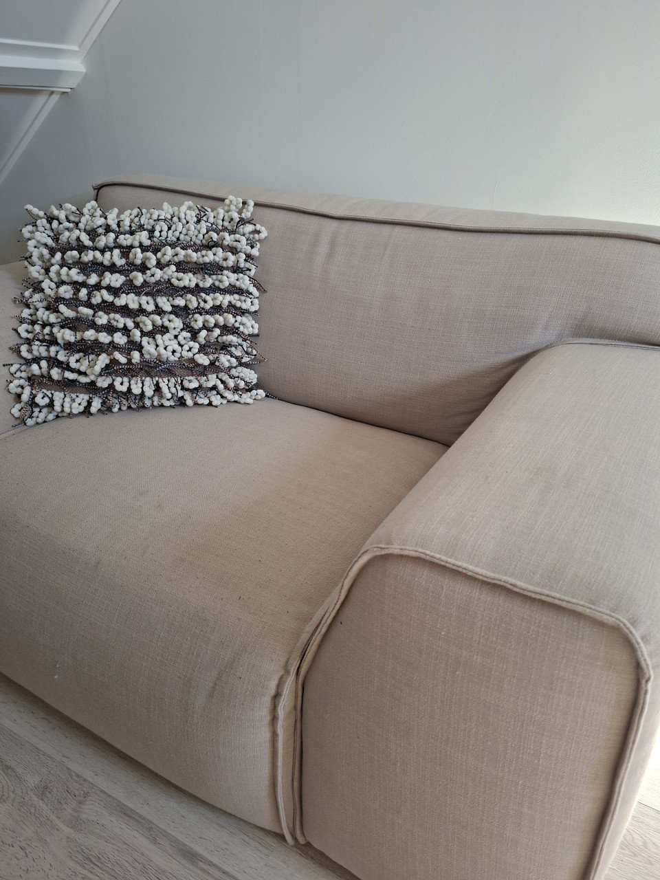 Mooie beige Pronto loveseat