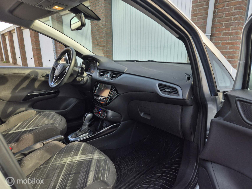 Opel Corsa 1.4 volautomaat / stuur- & stoelverwarming / camera