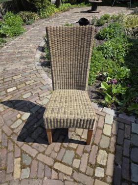 6 rieten stoelen
