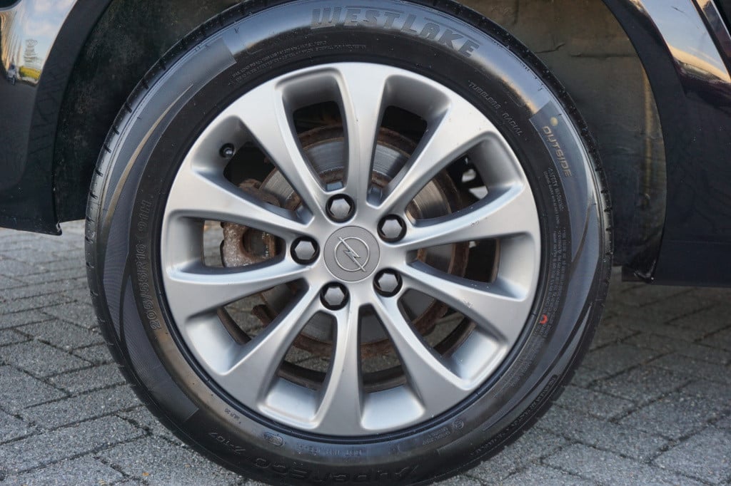 Opel Astra wagon 1.6 111 years edition airco / navi / cruise / elektr. rame