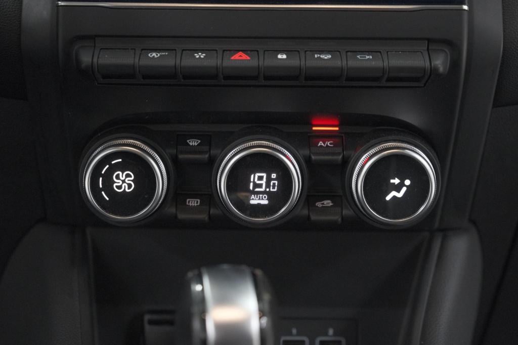 Renault Captur tce 130 edc intens | trekhaak | rondom camerazicht | dodehoe