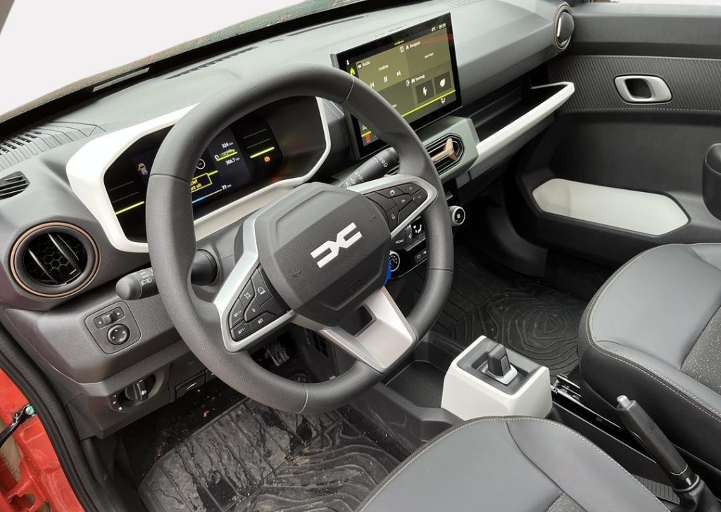 Dacia Spring extreme 65 - demo
