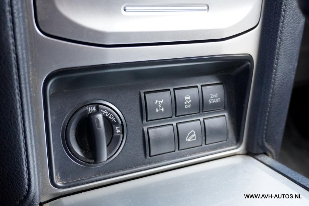 Toyota Land Cruiser 2.8 d-4d-f challenger window van