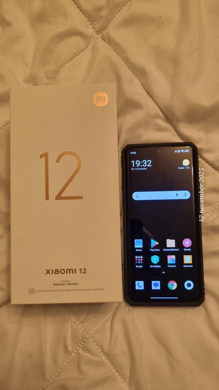 Xiaomi 12 Blue