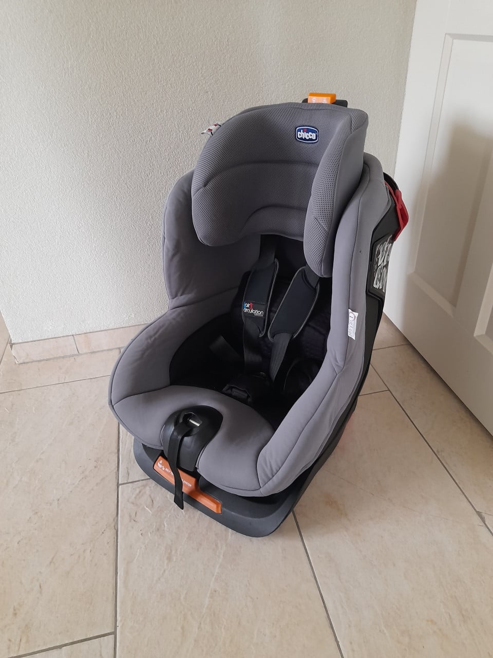 Chicco autostoel 9 / 18 kg (in goede schone staat)