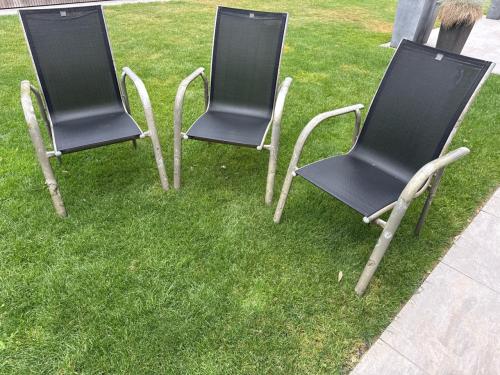 Gratis 3 tuinstoelen