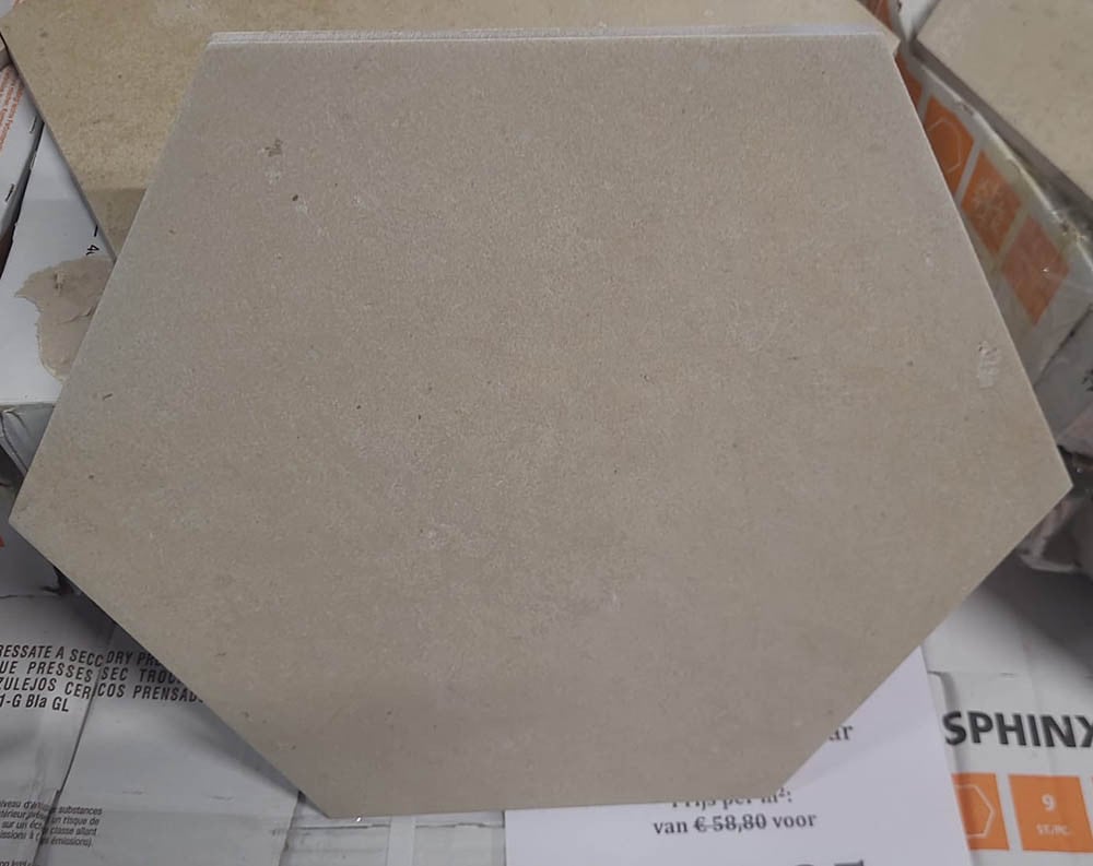 3030-327 ca 20m² hexagon tegels, crème-grijs, 40x34 cm, van € 58,80/m² voor