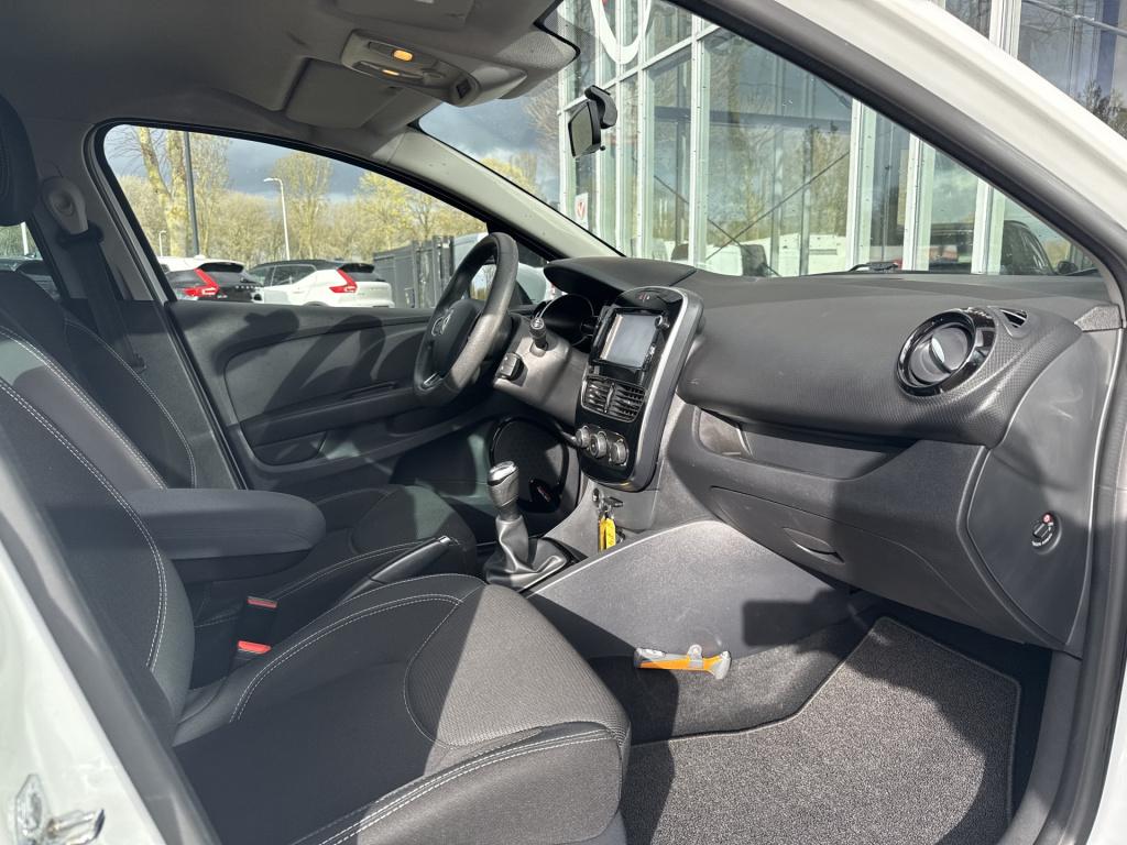 Renault Clio 1.5 dci ecoleader zen | nl-auto | trekhaak | navi | cruisec. |