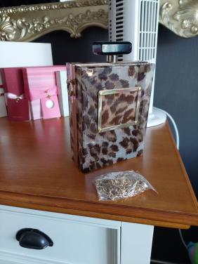 Apart chic schouder tasje In vorm van parfum fles