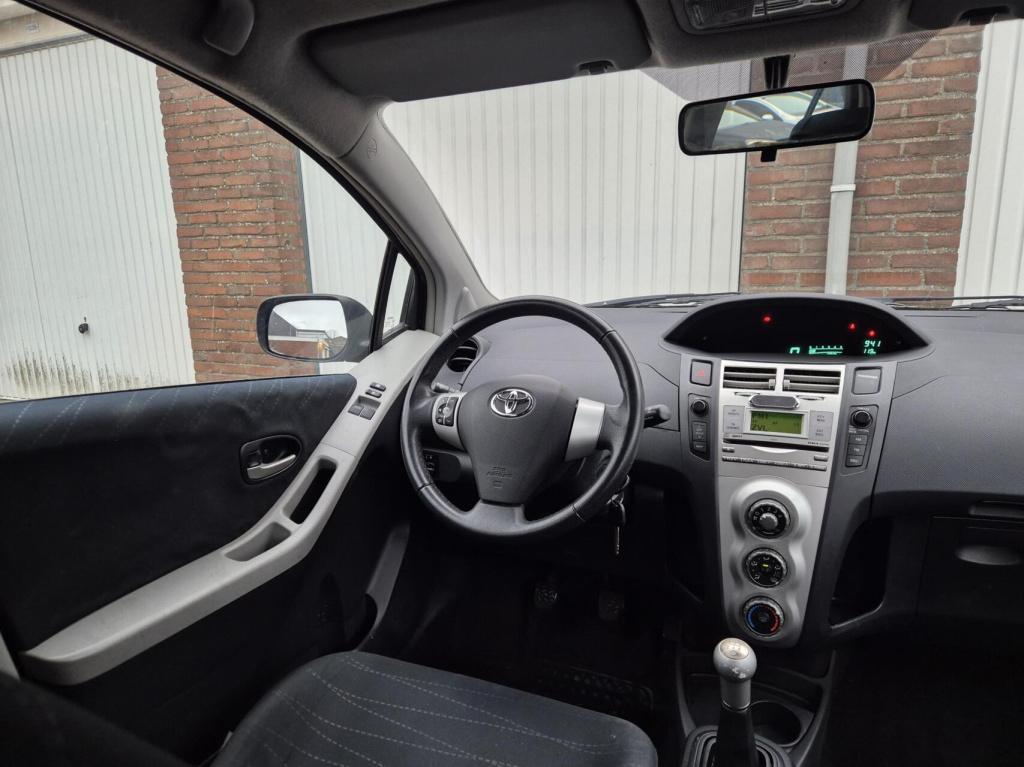 Toyota Yaris 1.3 vvti cool / 5-deurs / airco