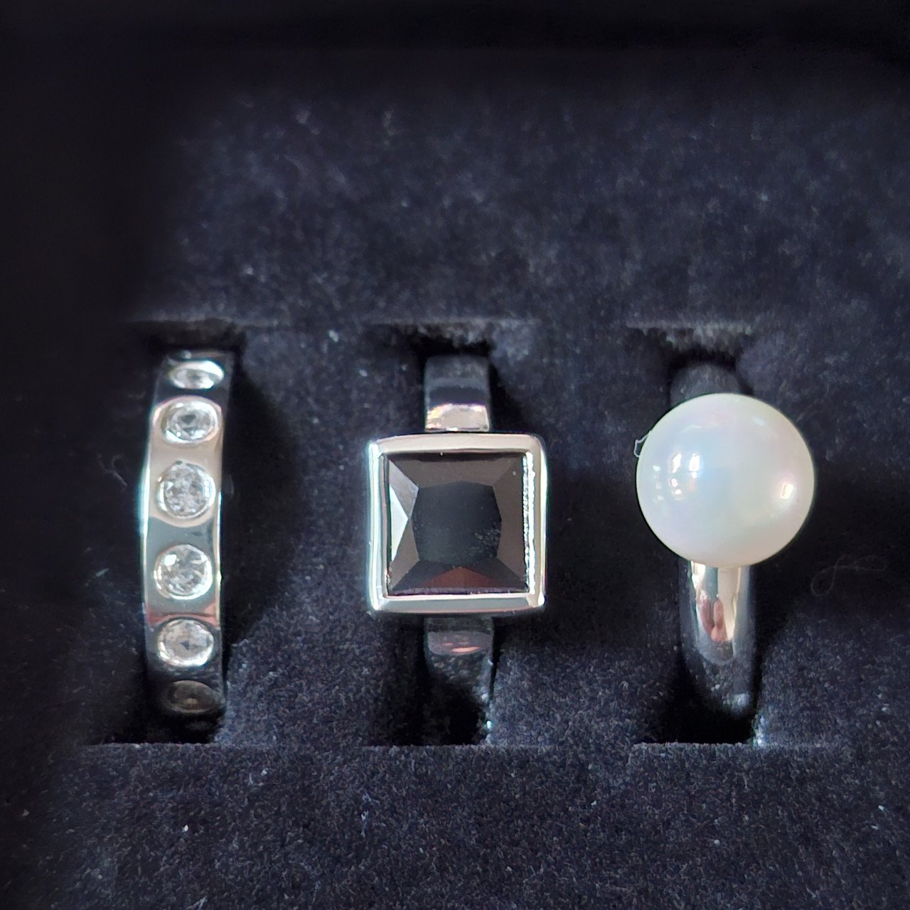 Zilveren ringen en oorbellen