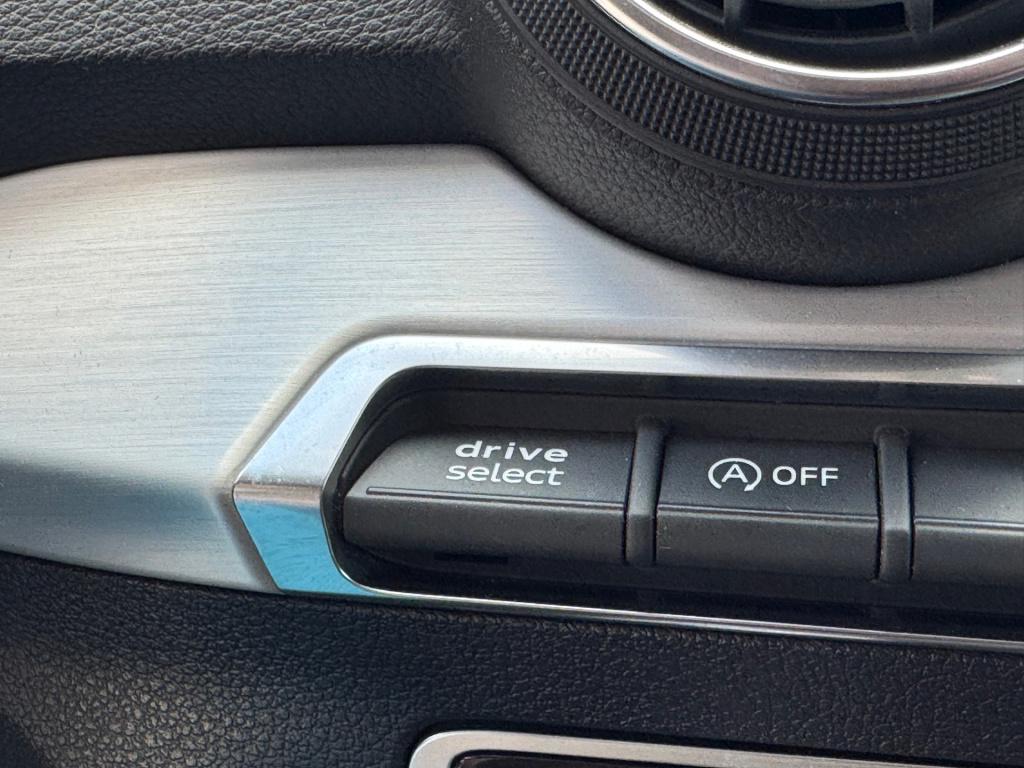 Audi Q2 30 tfsi design * camera * carplay * clima