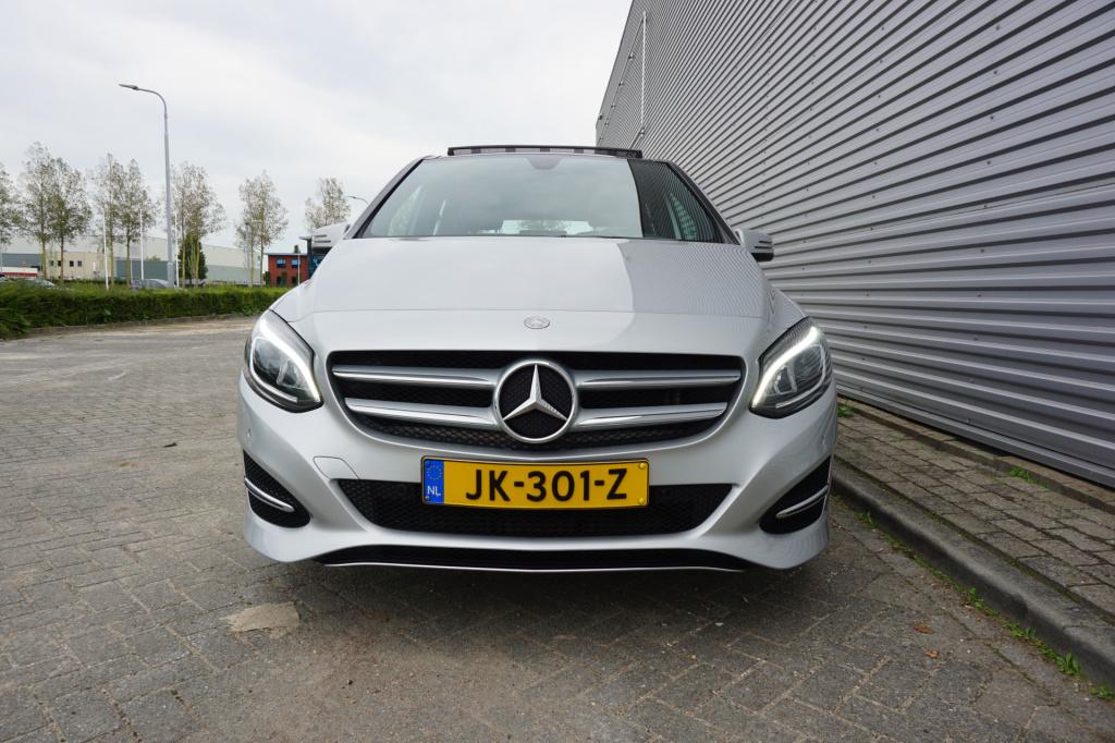 Mercedes-Benz B-Klasse 180 prestige automaat - climate / navi / cruise / st