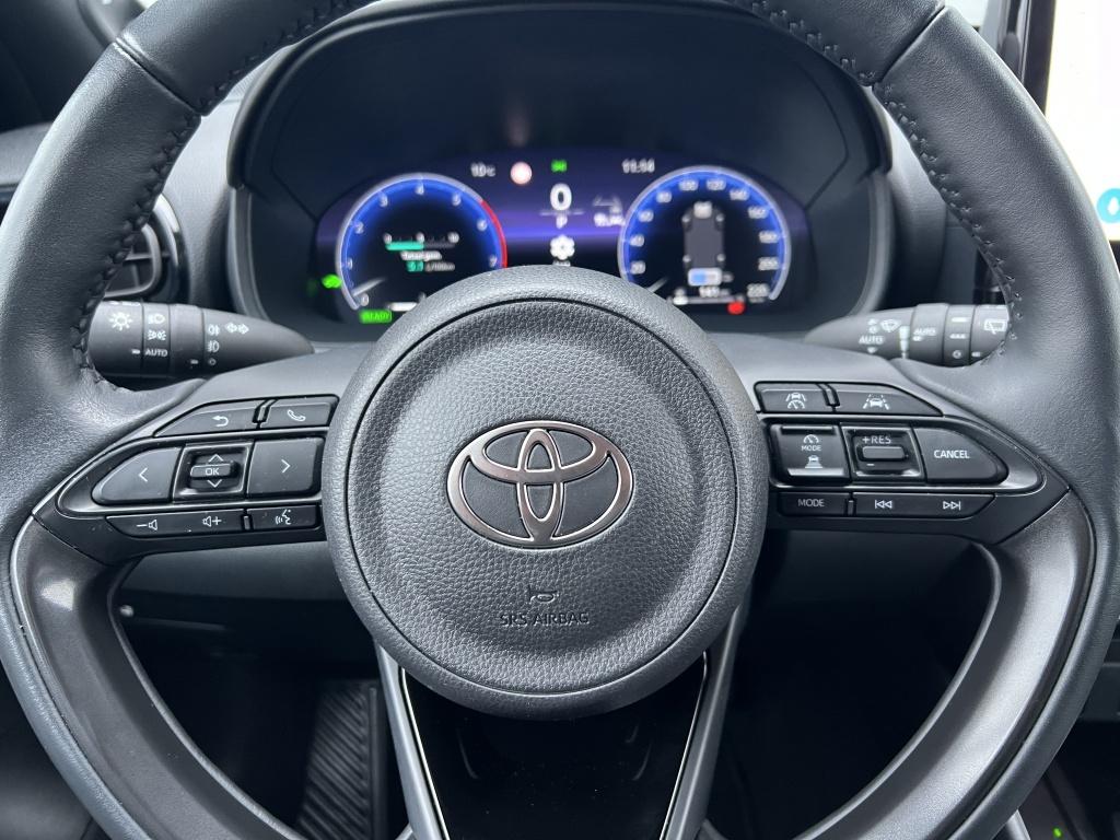 Toyota Yaris 1.5 hyb. 130 executive | trekhaak | jbl audio | half leder