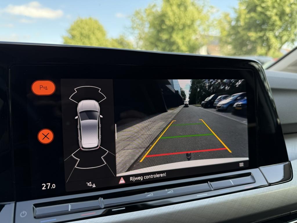 Volkswagen Golf 1.0 tsi life // led koplampen // trekhaak //