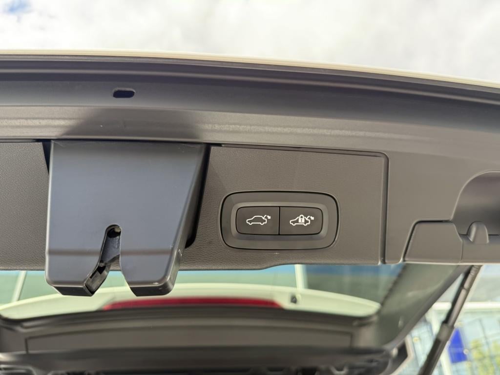 Volvo XC60 t8 455pk recharge r-design| panodak| adap.cruise| 360camera| hea