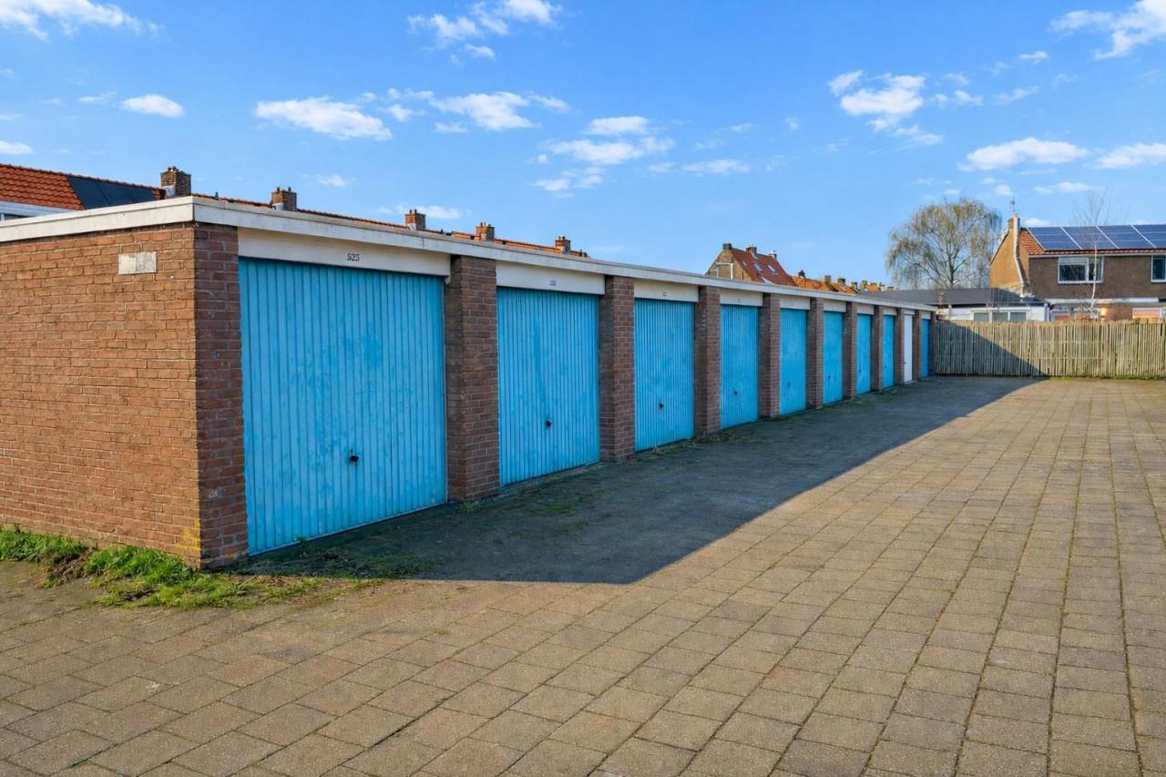 Ruime garagebox te huur in Oost-Souburg