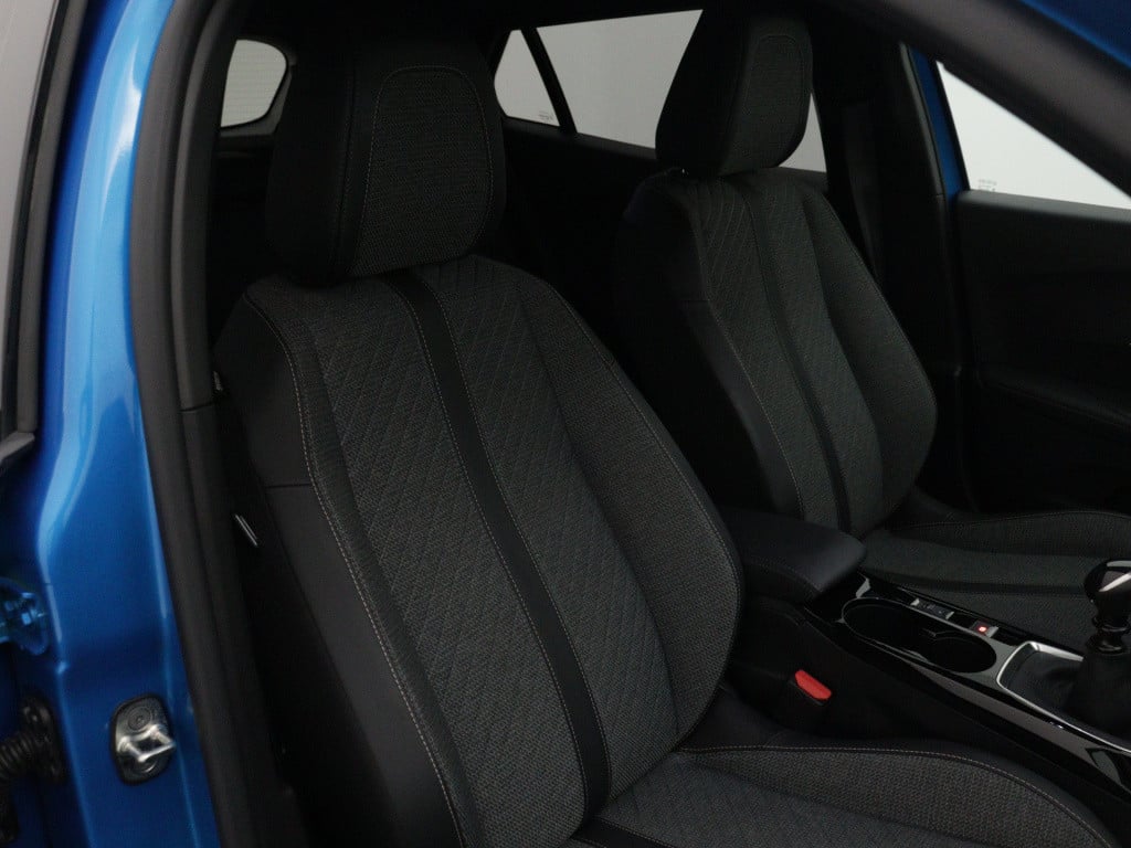 Peugeot 2008 100 pk allure | rijklaar | camera | navigatie pack |