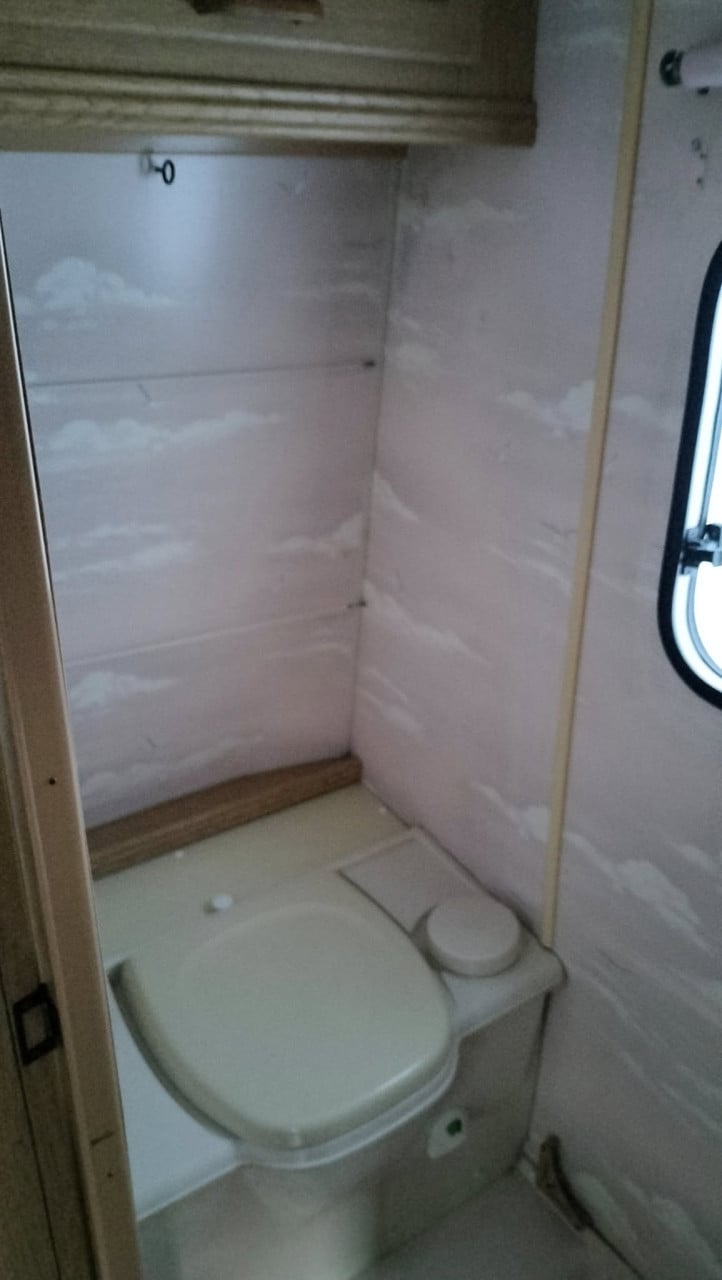 Abbey caravan met ENKELE bedden plus voortent en luifel