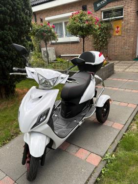 Nieuwe elec scooter 3 wiel iva t3  21 km juli 2026