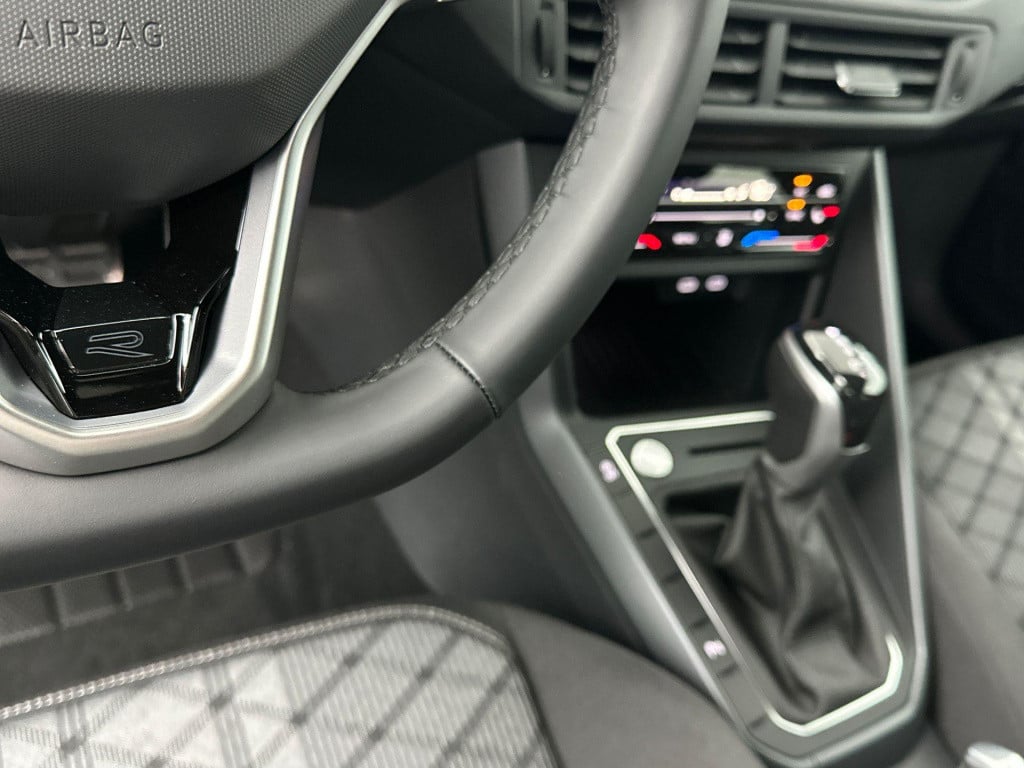 Volkswagen Taigo r-line-edition 1.5 110 kw / 150 pk tsi cuv 7 versn