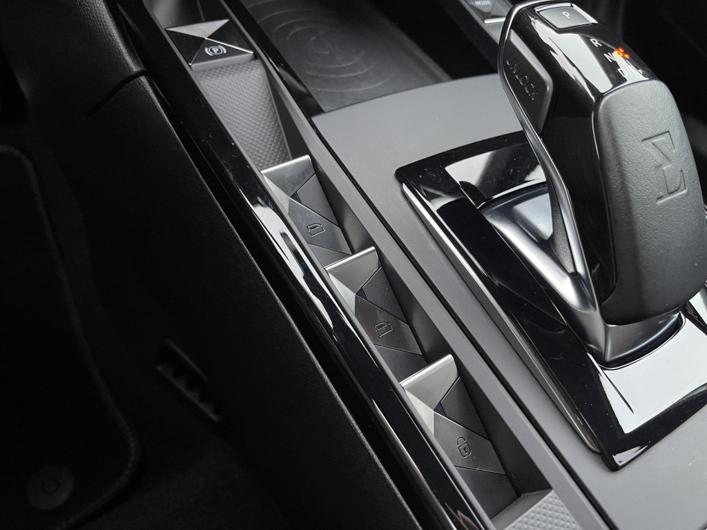 Ds Ds 3 crossback e-tense performance line+ 50 kwh | navigatie | camera | a