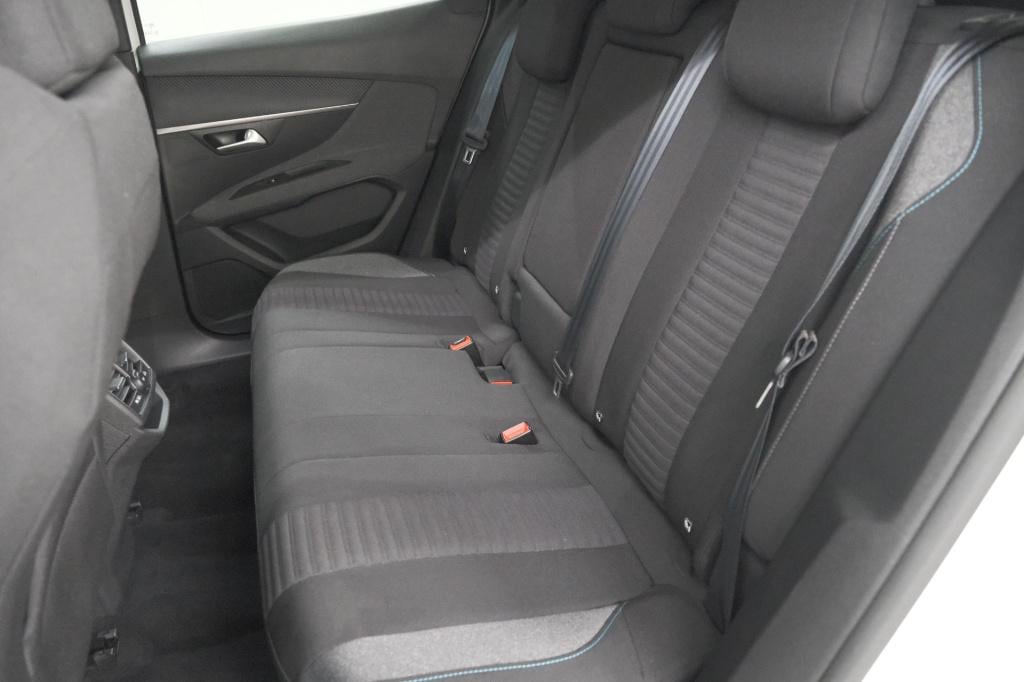 Peugeot 3008 puretech 130 eat8 style | camera | parkeersensoren | navigatie