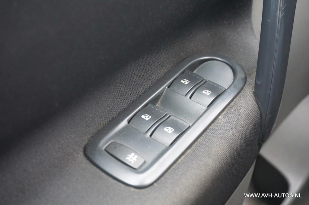 Renault Scenic 1.6-16v expression basis