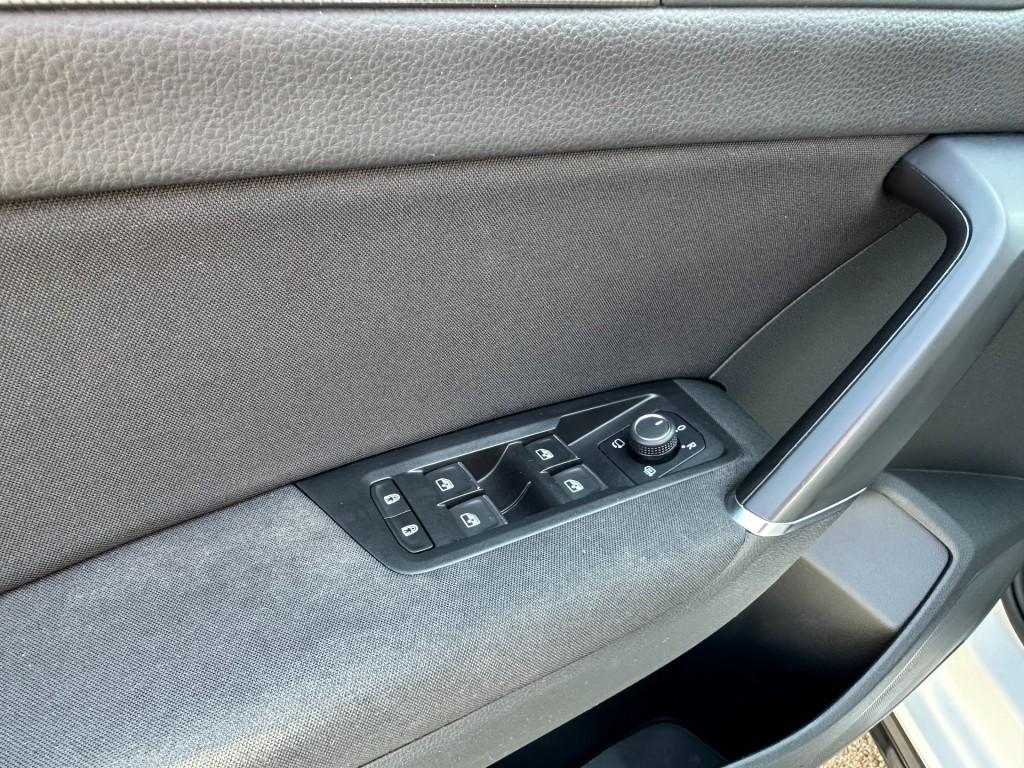 Volkswagen Touran 1.4 tsi highline edition r 7 persoons r-line led camera t