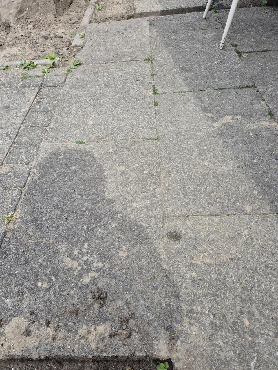 Stoeptegels en gewassen grindtegels