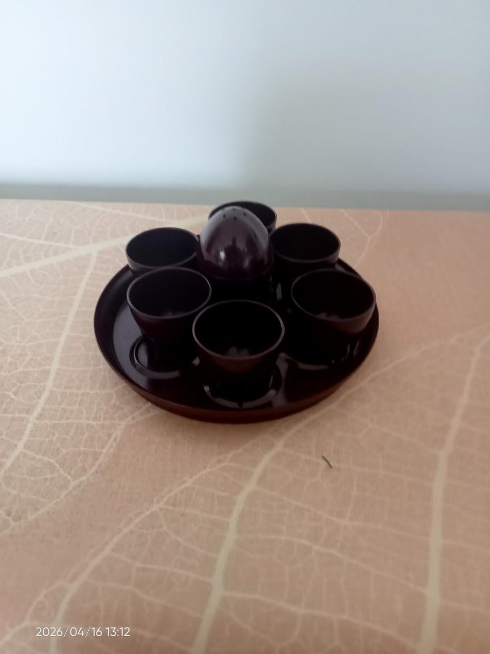 Vintage 6 eierdoppers , zoutpot op schaaltje